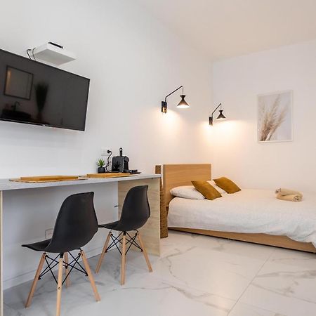 Love Room Jacuzzi Sauna Privatif Marseille Exterior photo